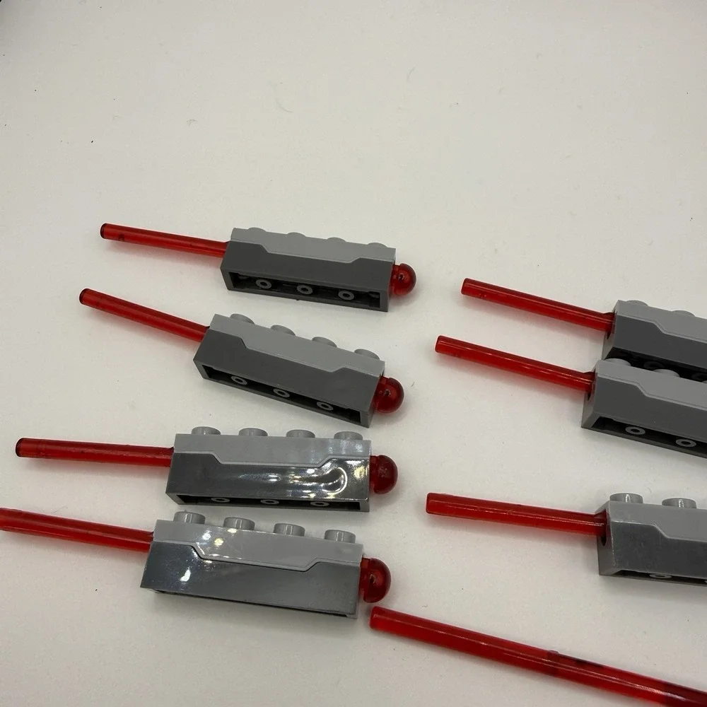 LEGO LOT of 8 Star Wars Projectile Launcher Spring Shooter and 8 Shooter Darts - Picture 2 of 2